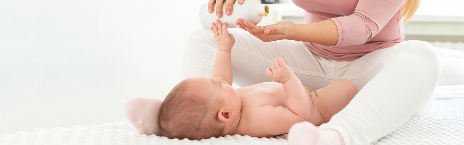 Babymassage - sanfte Berührung